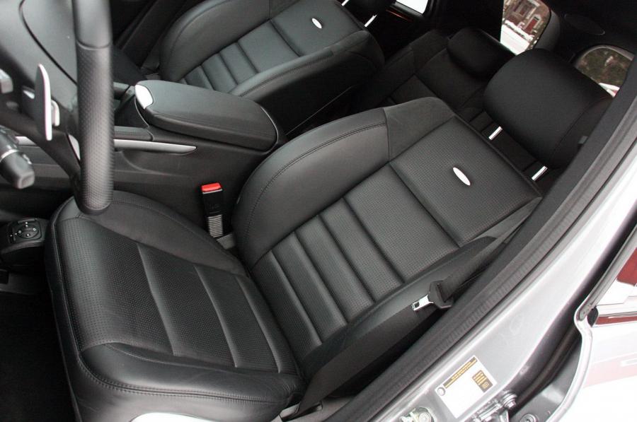  Mercedes-Benz ML63 AMG 2011 года  (фото 31 из 81)